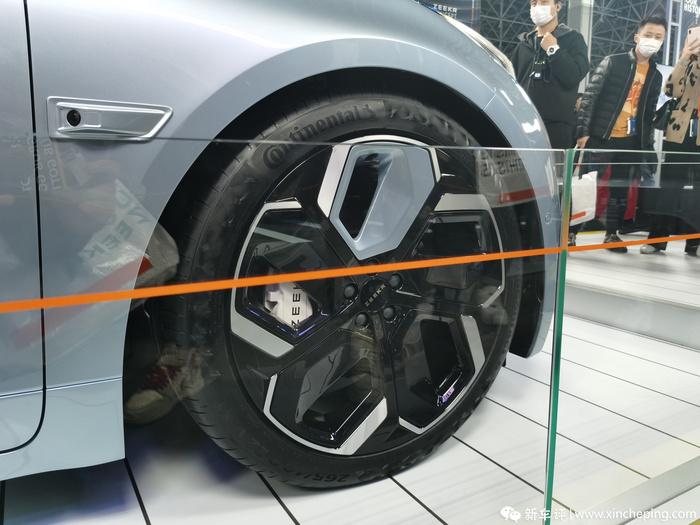 极氪001猎装车，优雅性能融合终结续航焦虑